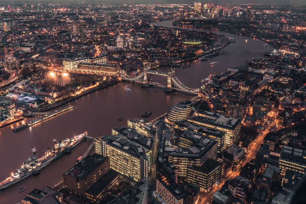 Wealthy Britons Eye Dubai